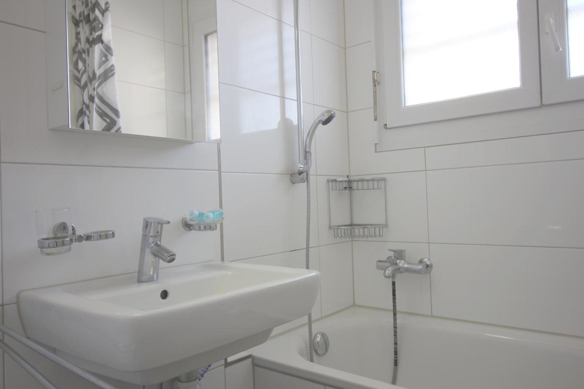 Swiss Star District 11 - Self Check-In Apartment Zurich Exterior photo