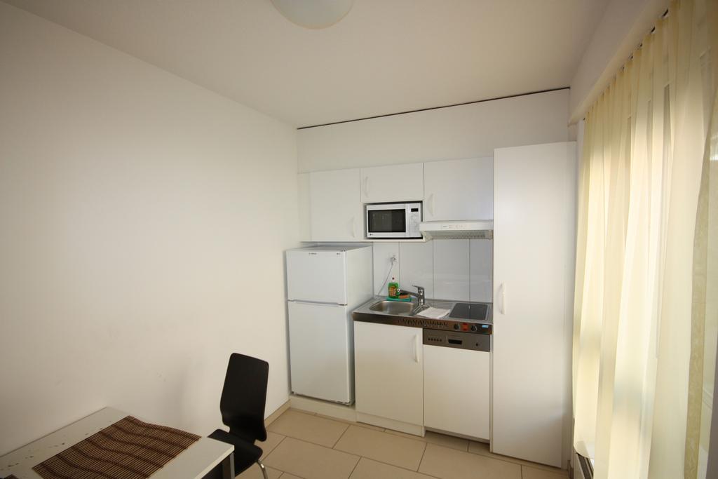 Swiss Star District 11 - Self Check-In Apartment Zurich Exterior photo